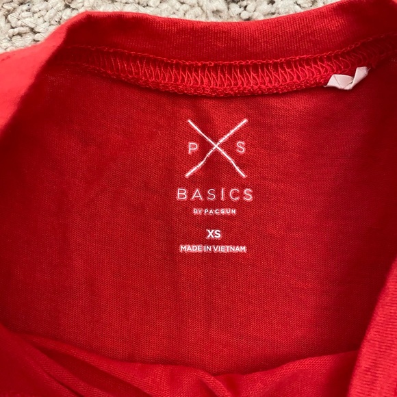 red basic tee - Picture 4 of 4